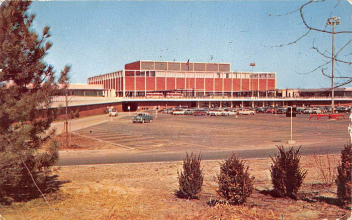 Hudsons - Hudsons Northland (newer photo)